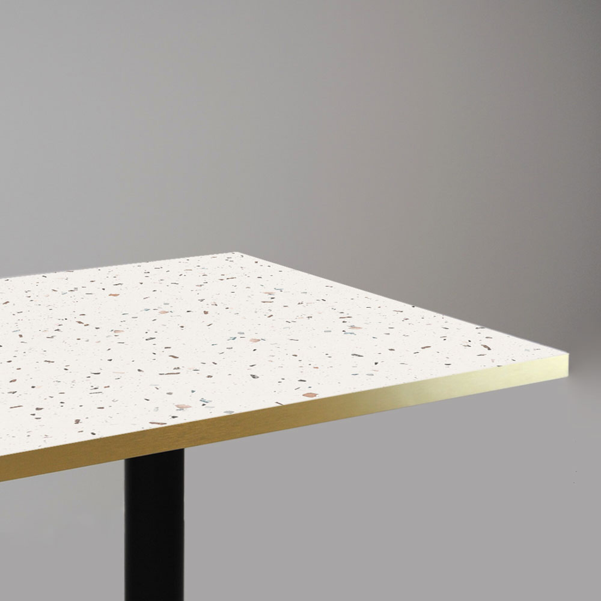 Table 70x70cm - modèle Round terrazzo cassata chants laiton