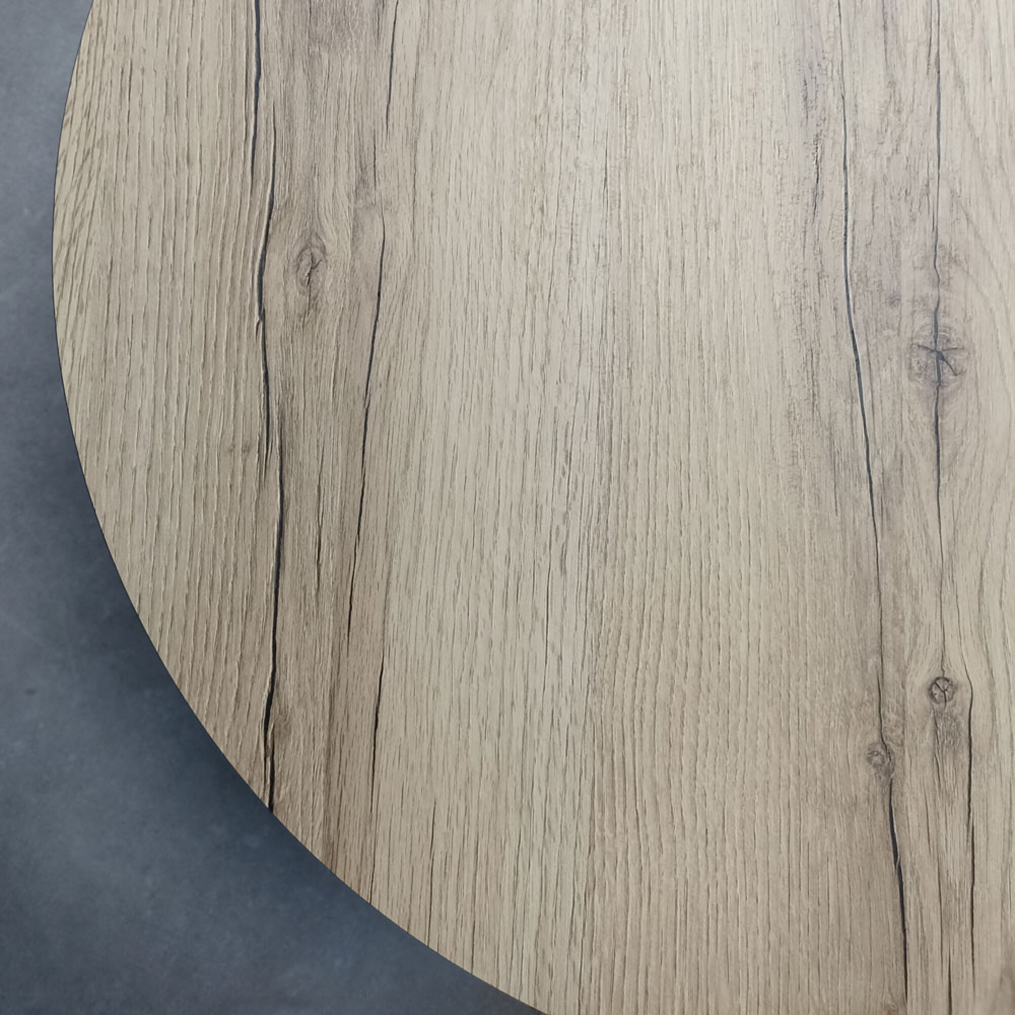 Table ronde Ø80cm - modèle Bazila chêne delano