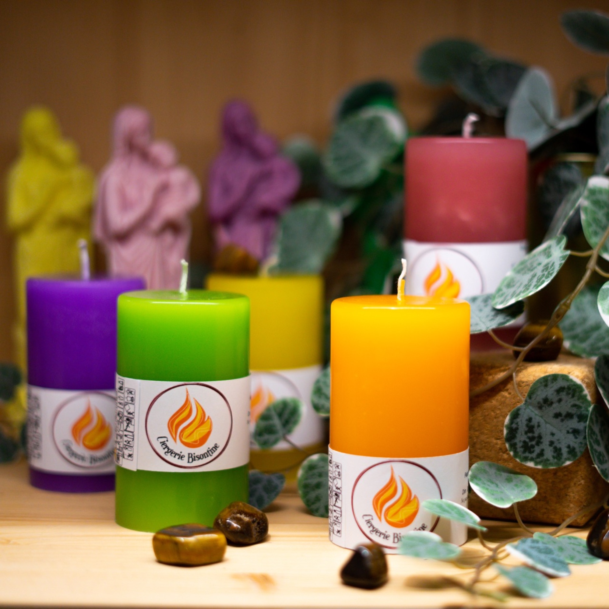 Bougie artisanale colorée en cire recyclée