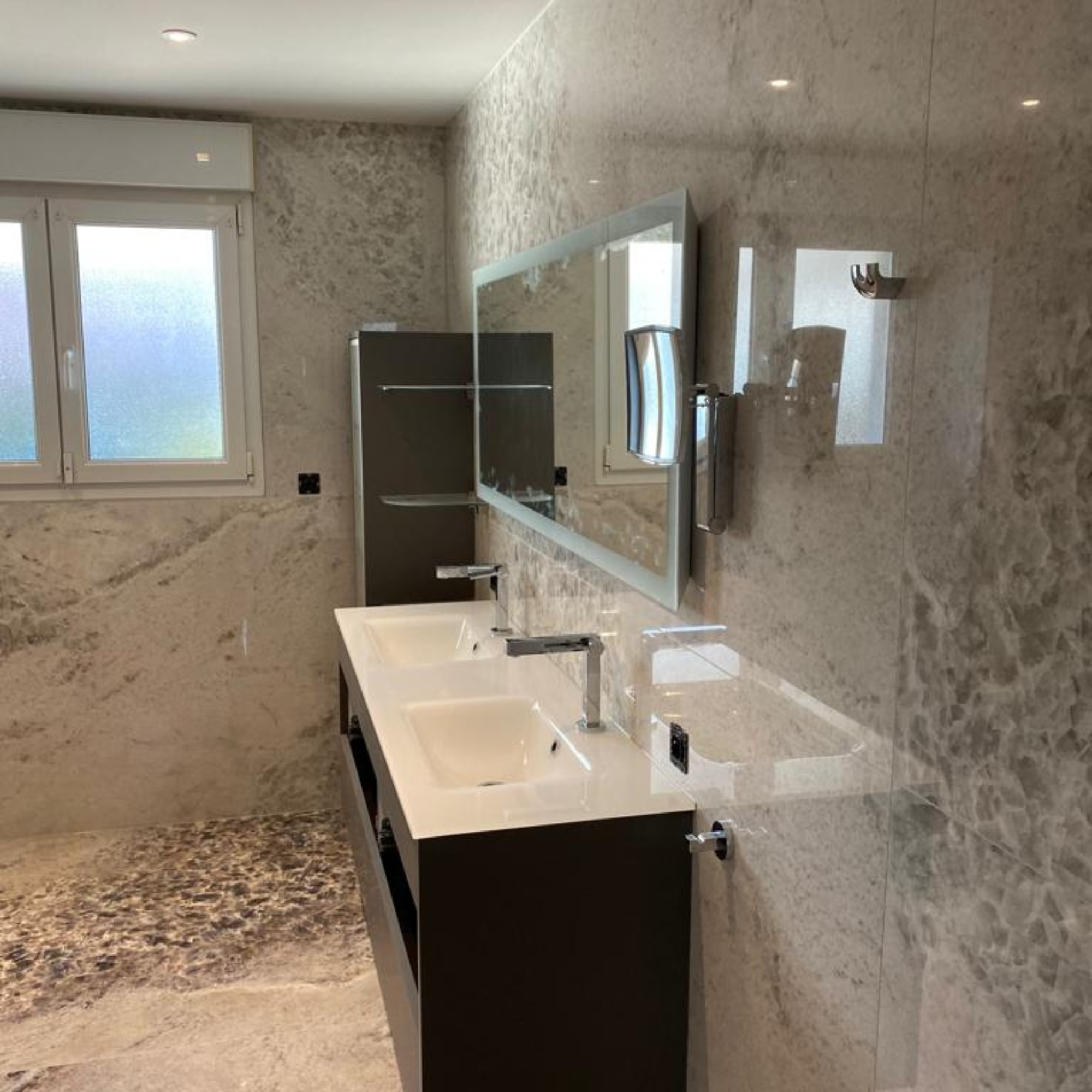 Pose de carrelage salle de bain