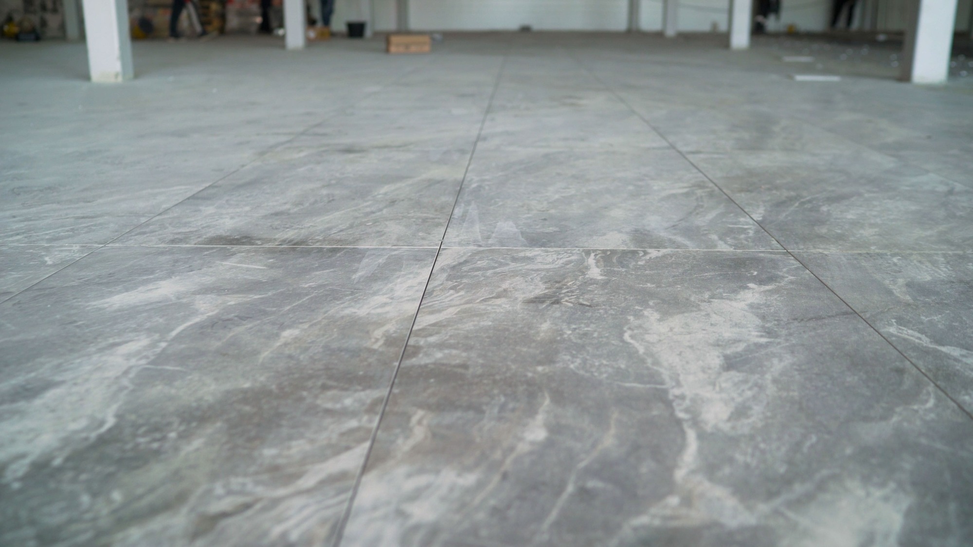 Pose de carrelage effet béton