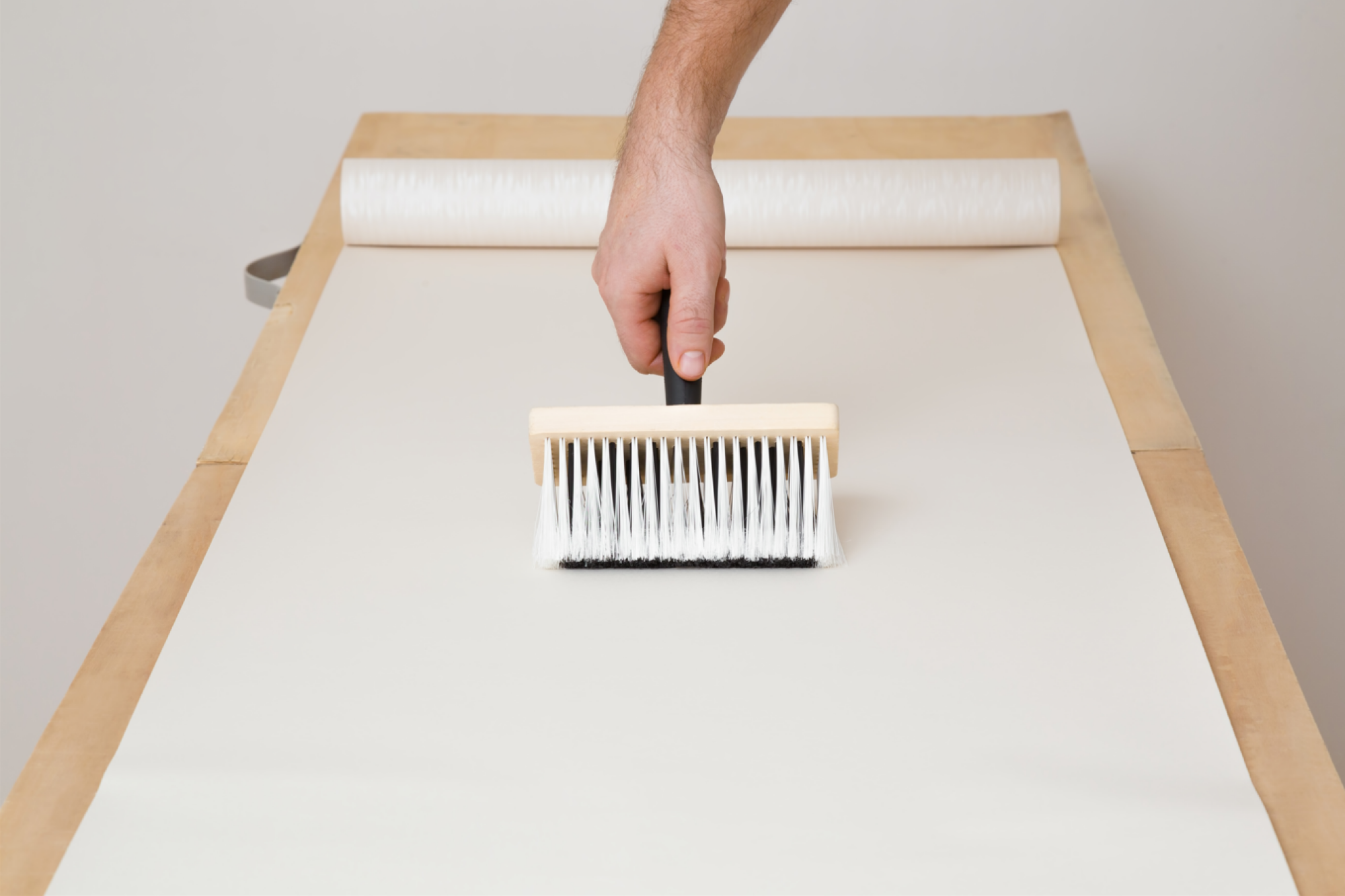 Pose de papier peint à peindre