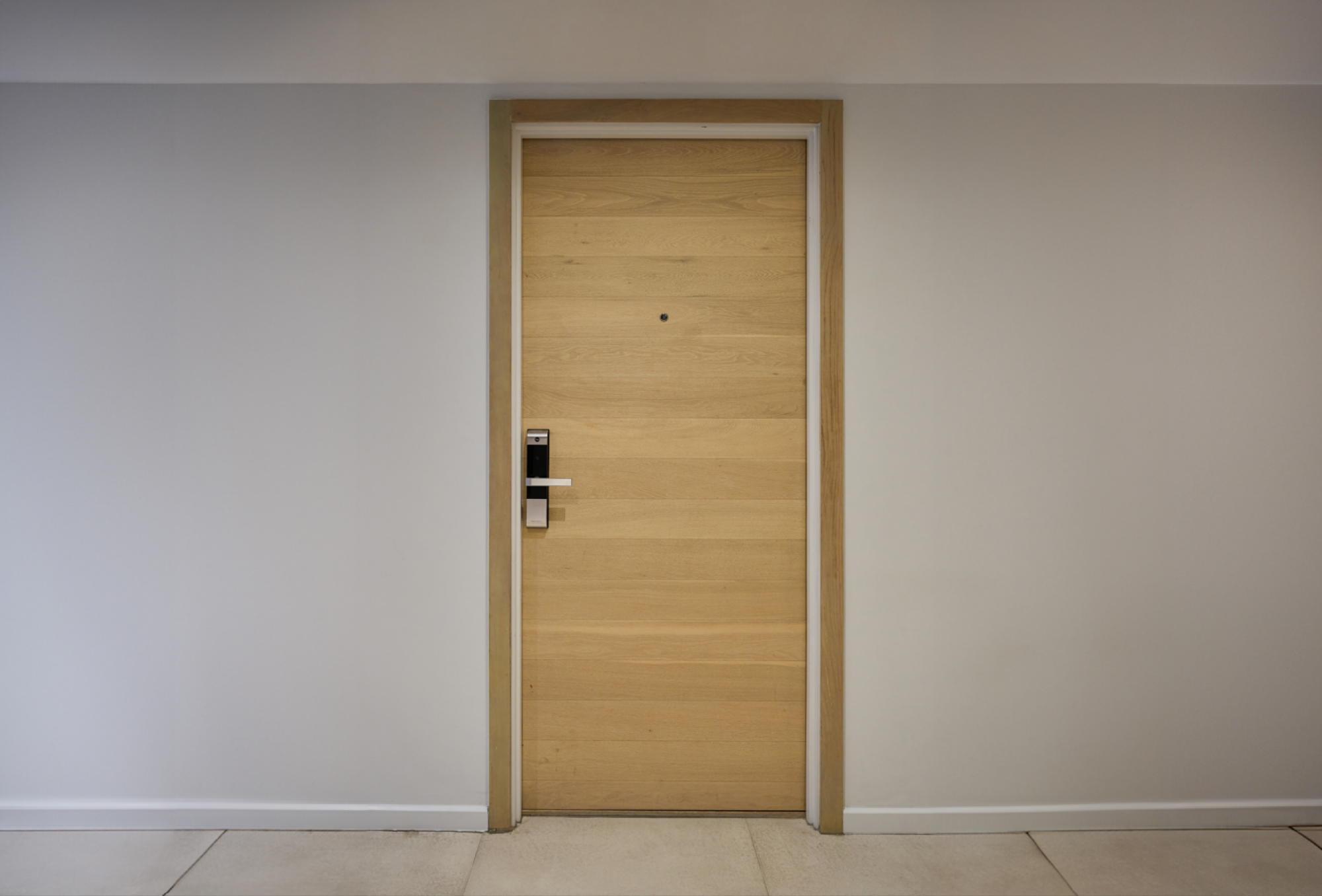 Pose de papier peint pour couloirs