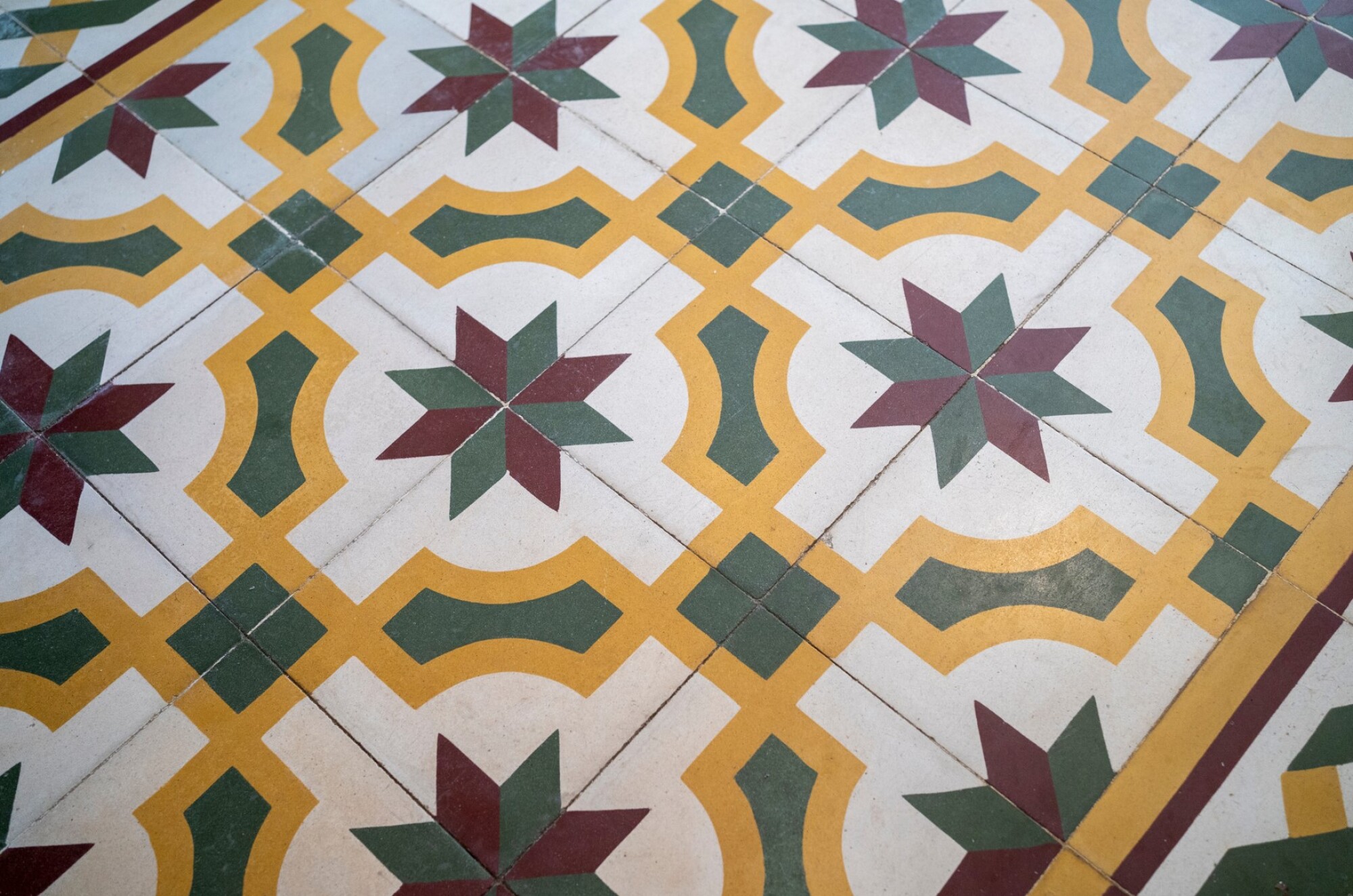 Pose de carreaux de ciment