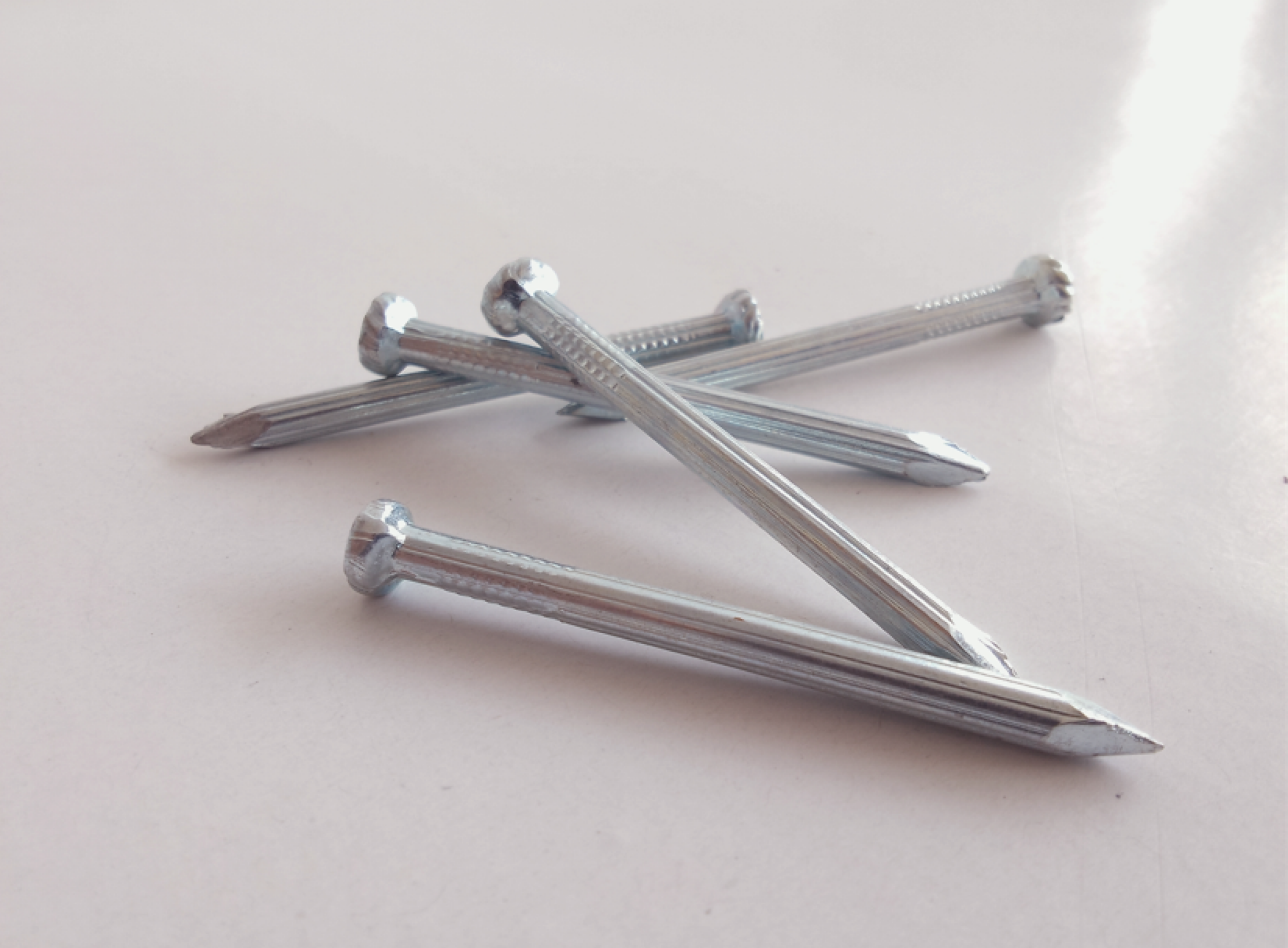 Fourniture de clous spéciaux