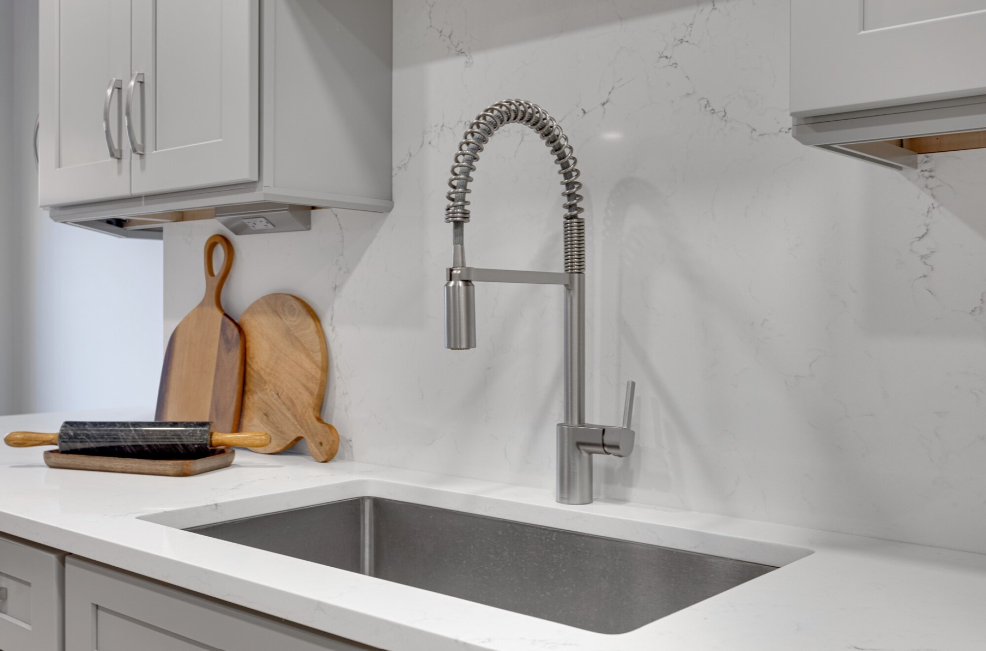 Pose de mitigeur de cuisine