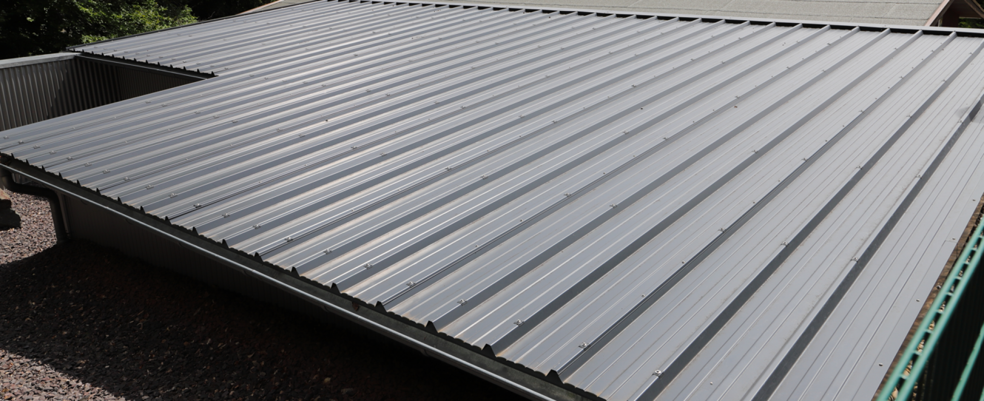 Pose de panneaux sandwich