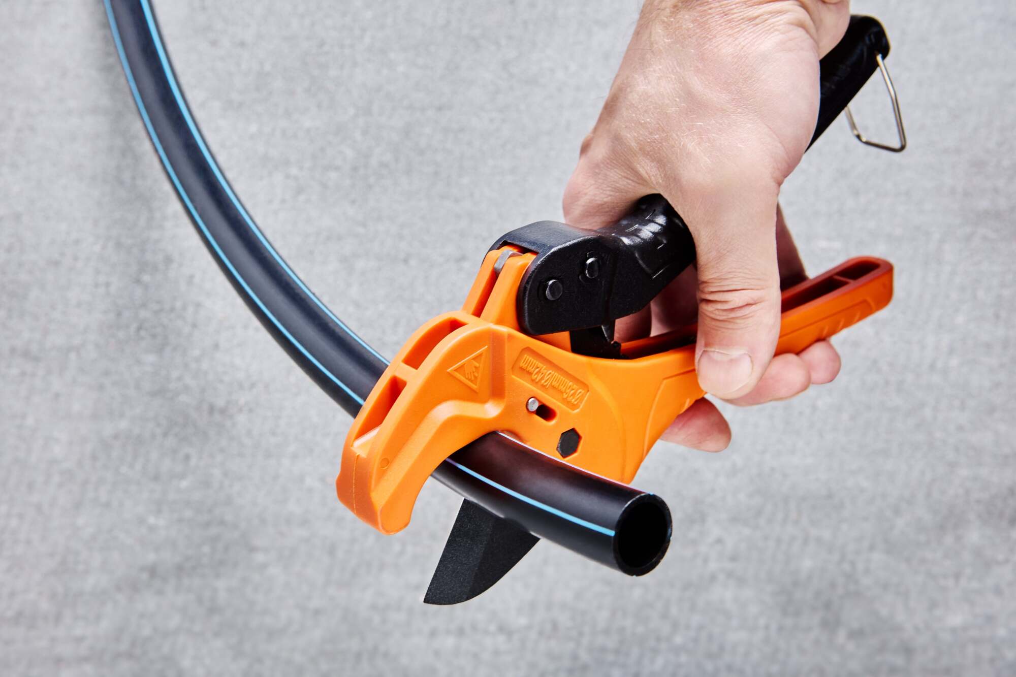 Outil de coupe pour tube