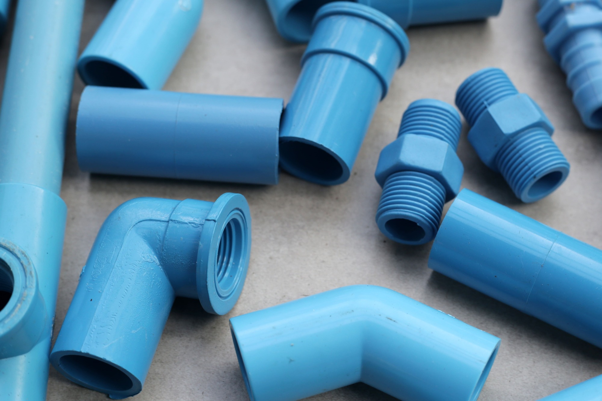 Raccordement de tuyauterie pvc