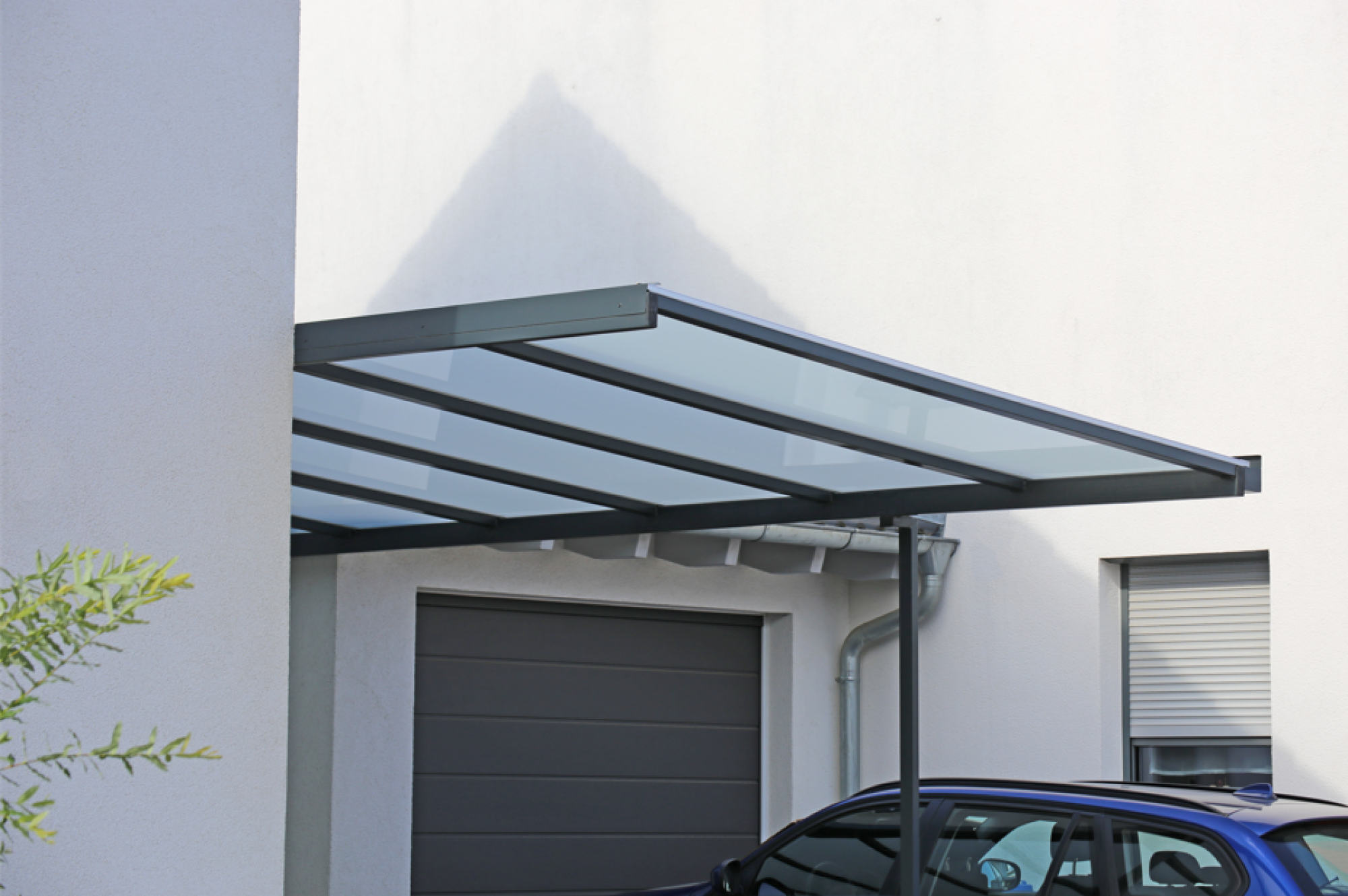Installation de carport avec toiture