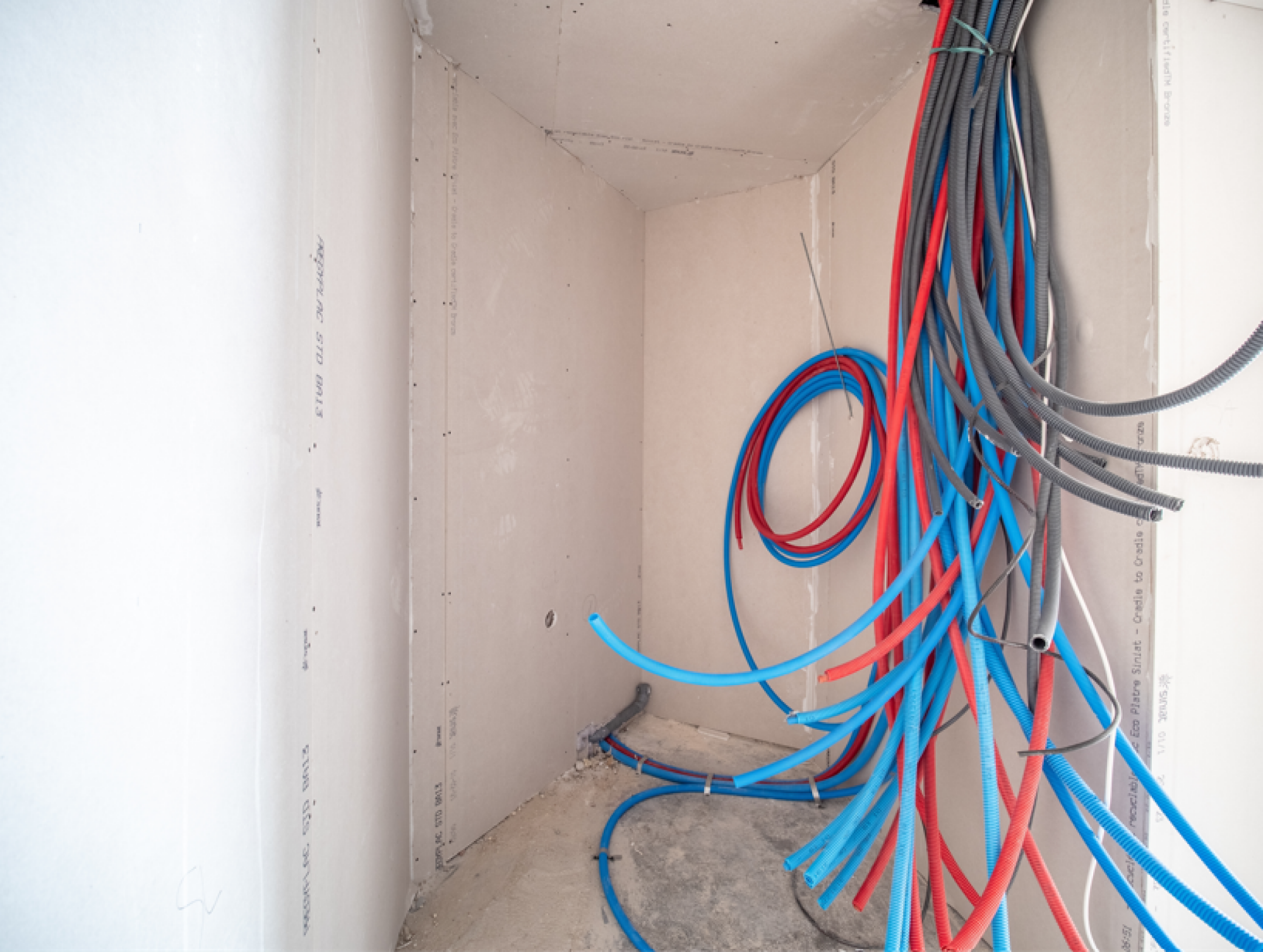 Installation de gaine électrique