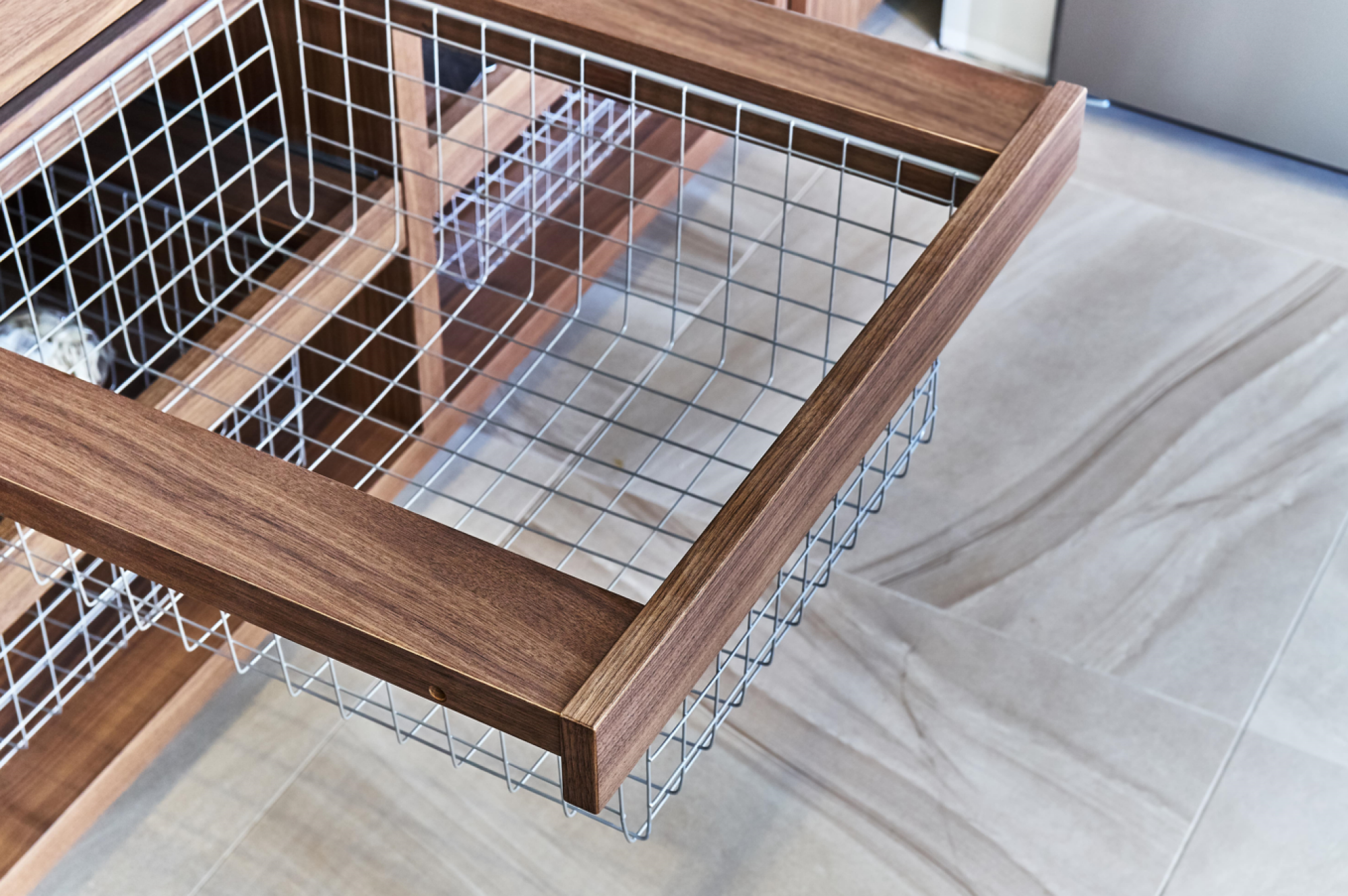 Installation de panier coulissant de cuisine