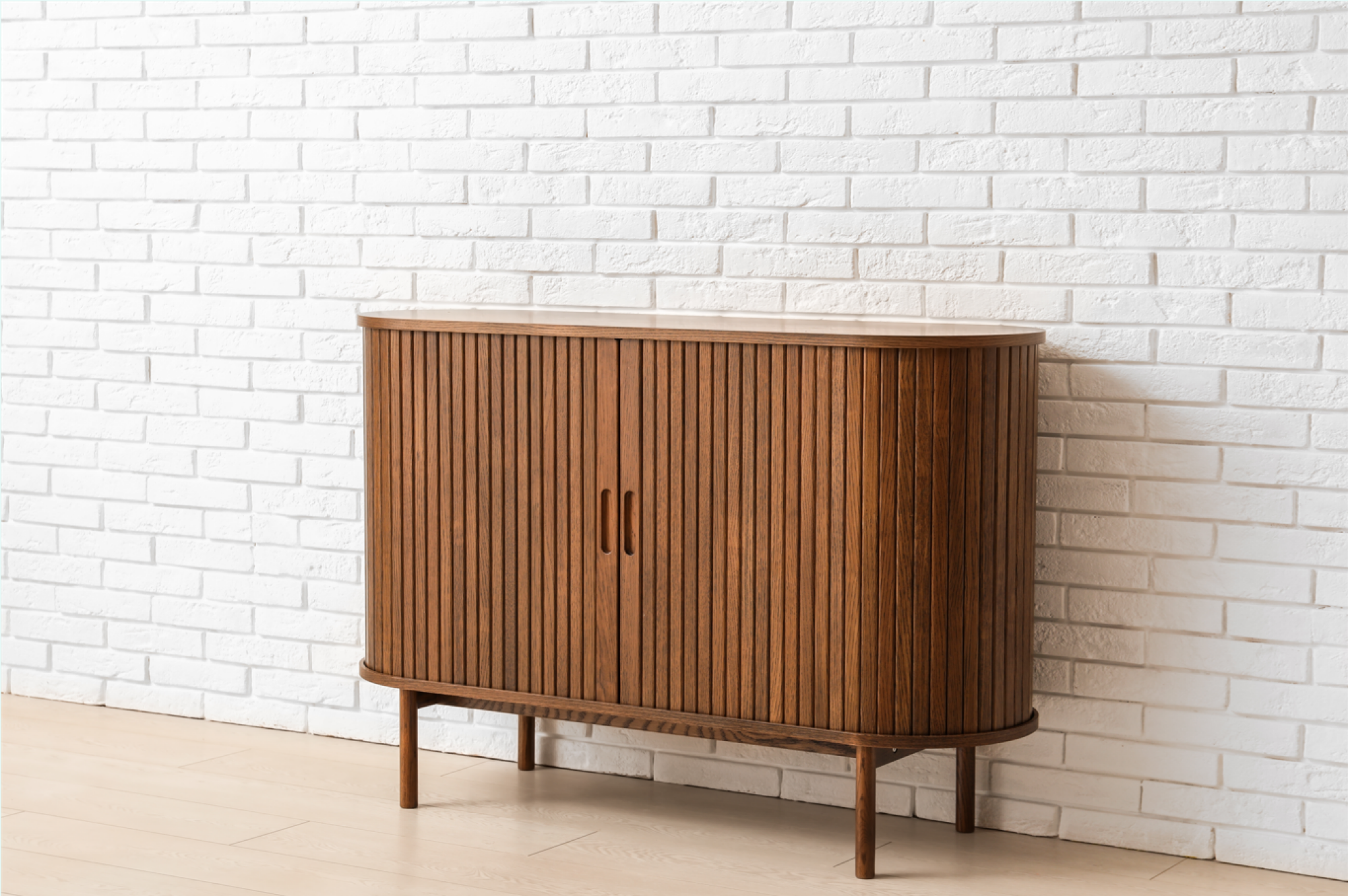 Armoire en bois naturel