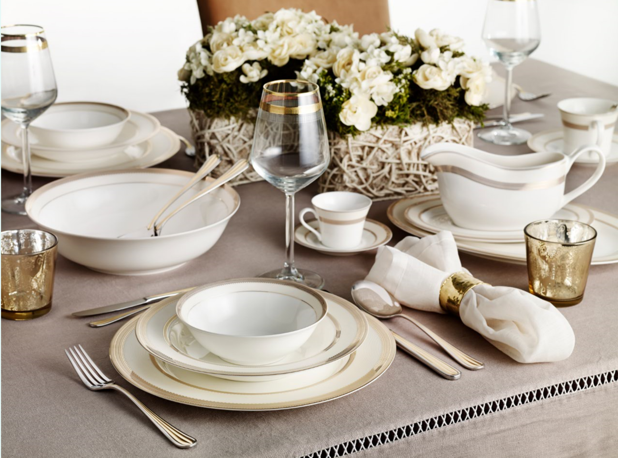 Service de vaisselle de luxe pour la table