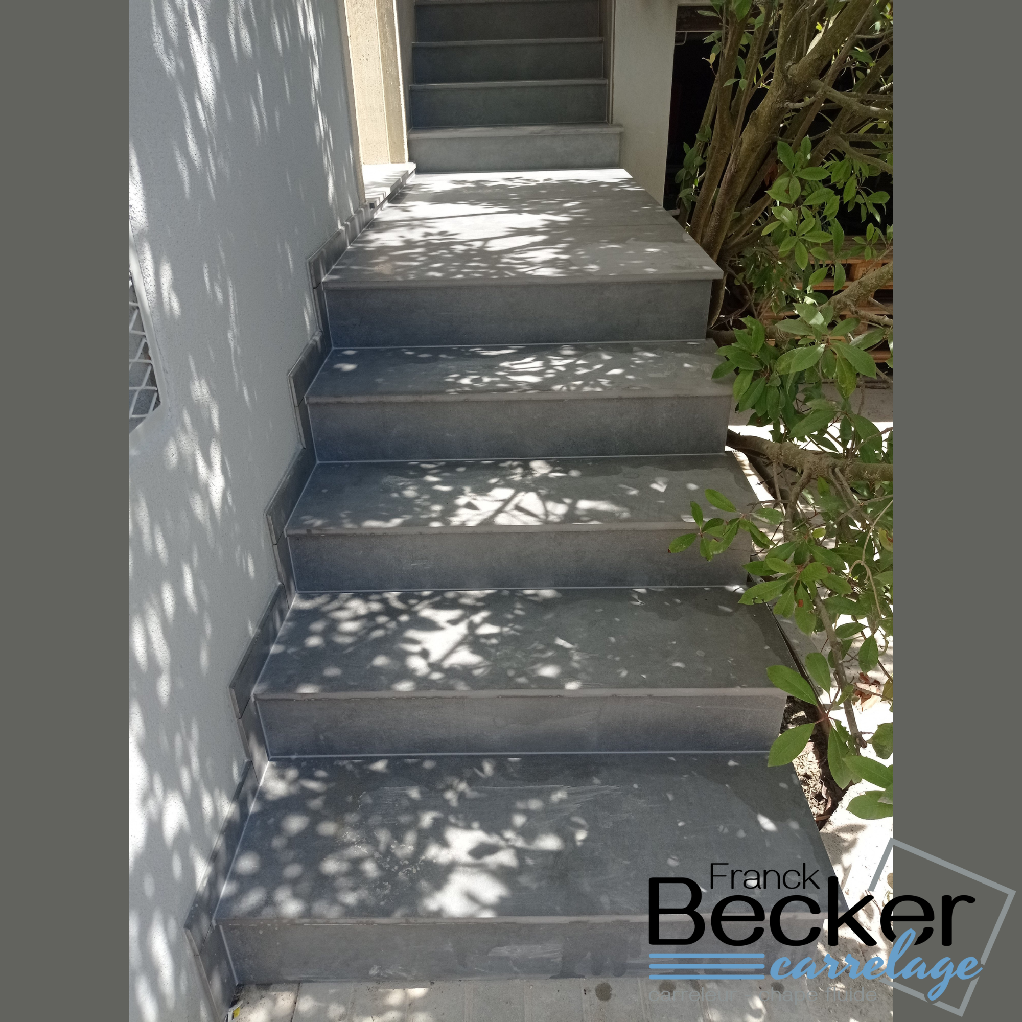 Pose de dalles céramique 20mm sur vos escaliers