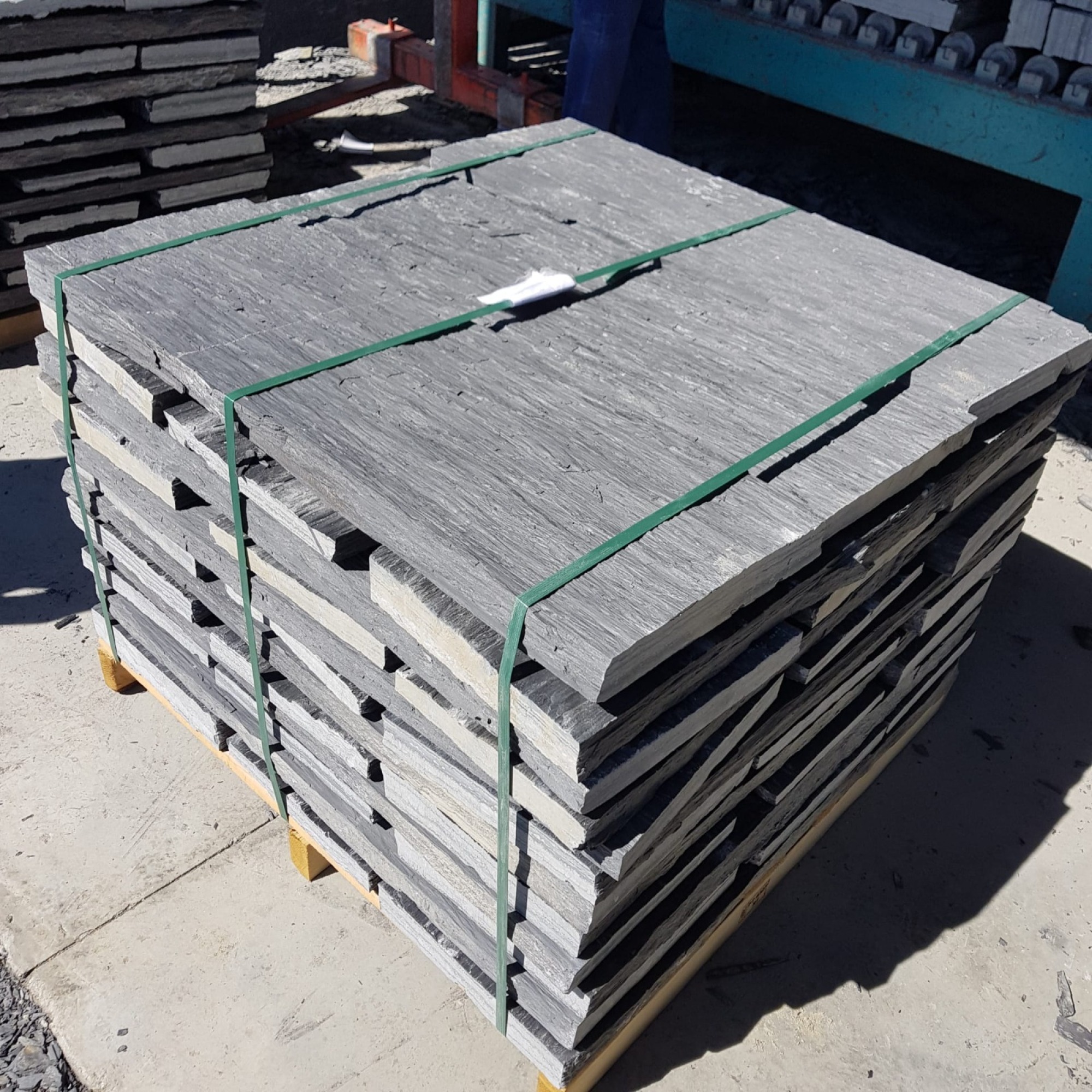 Dalles en ardoise ou en Schiste