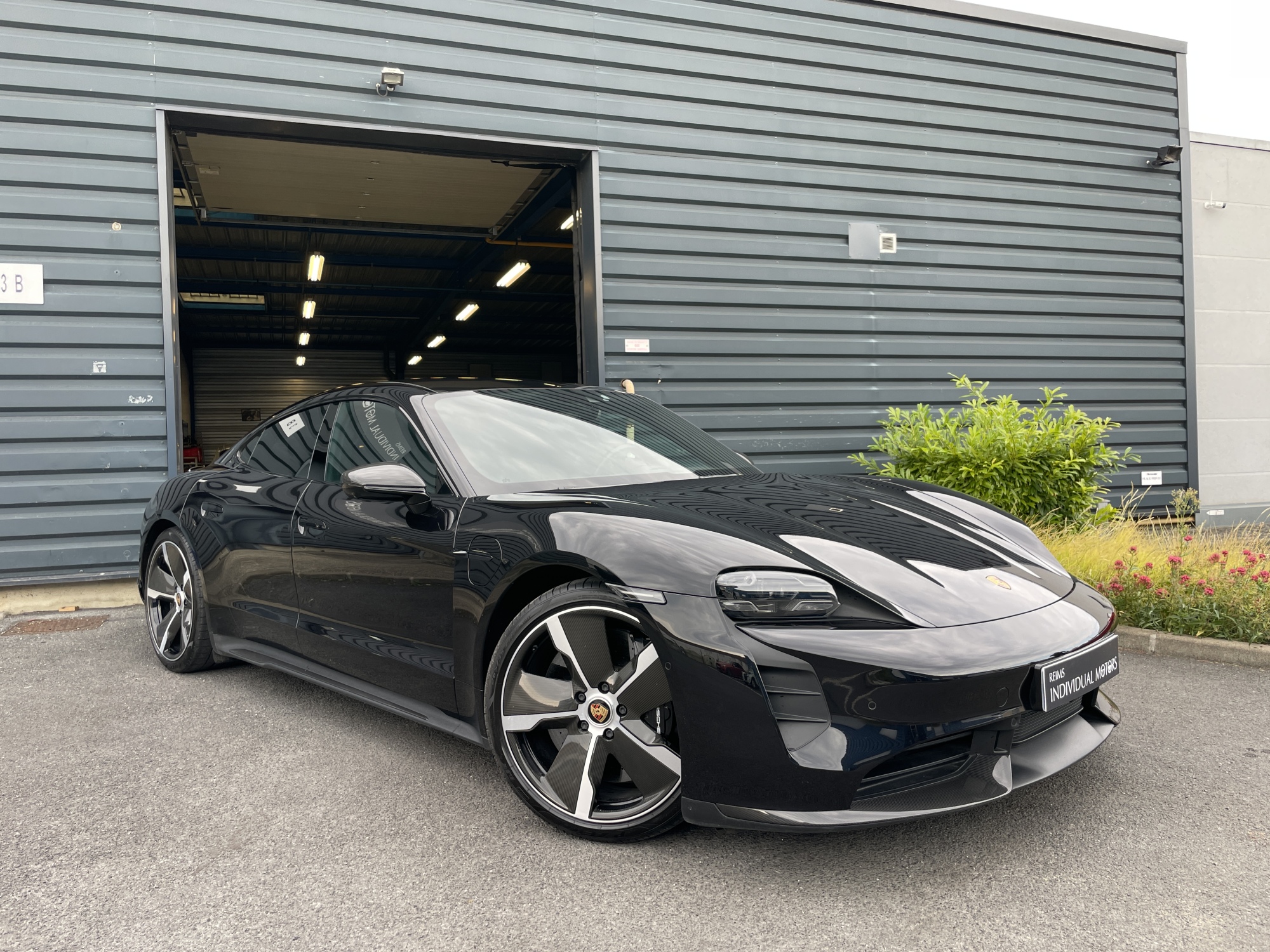 Porsche Taycan Turbo S 761ch / Porsche Approved