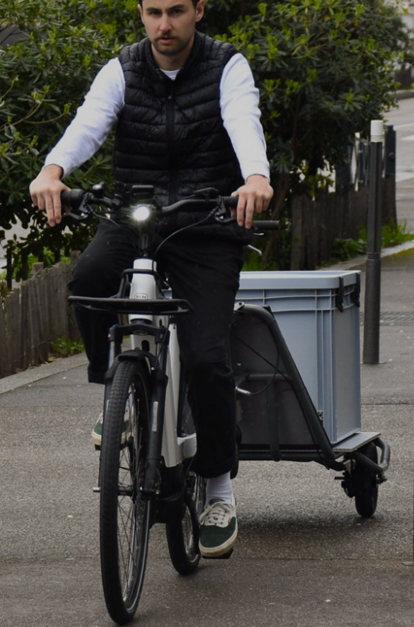 Caisse en plastique sécurisée