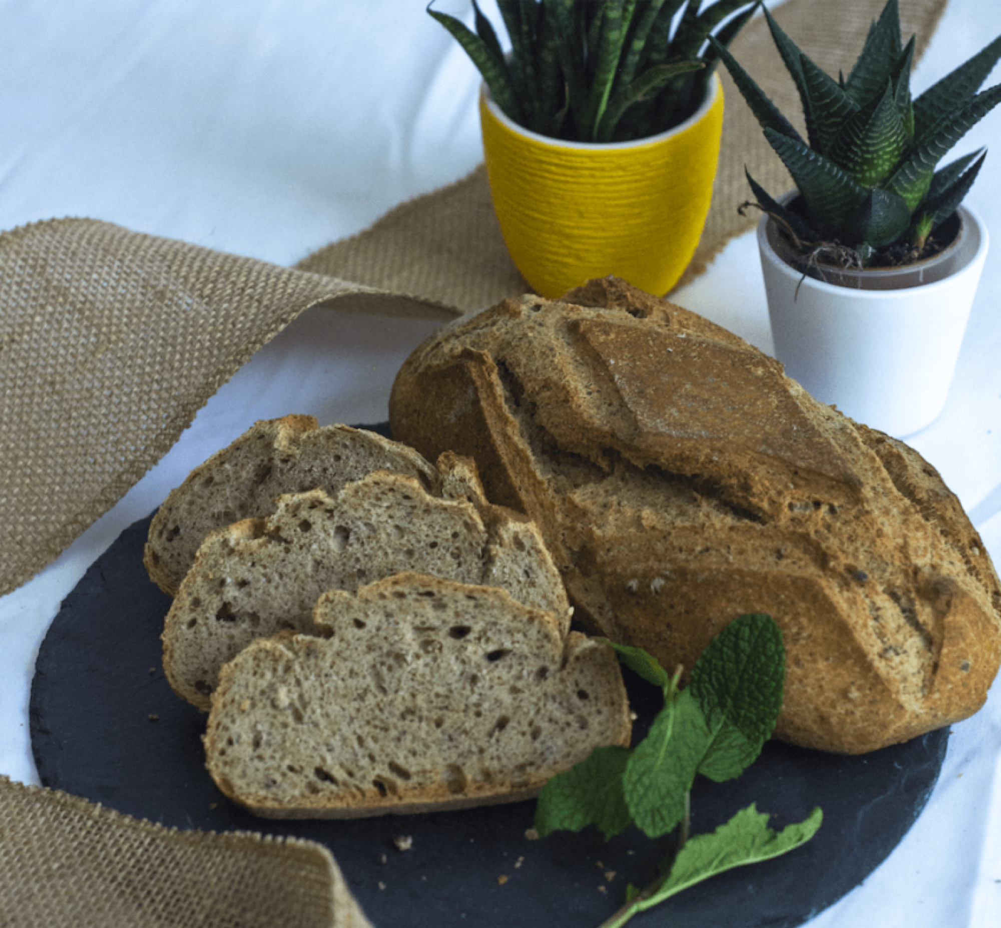 Le Chanvré, pain santé aux légumes tranché