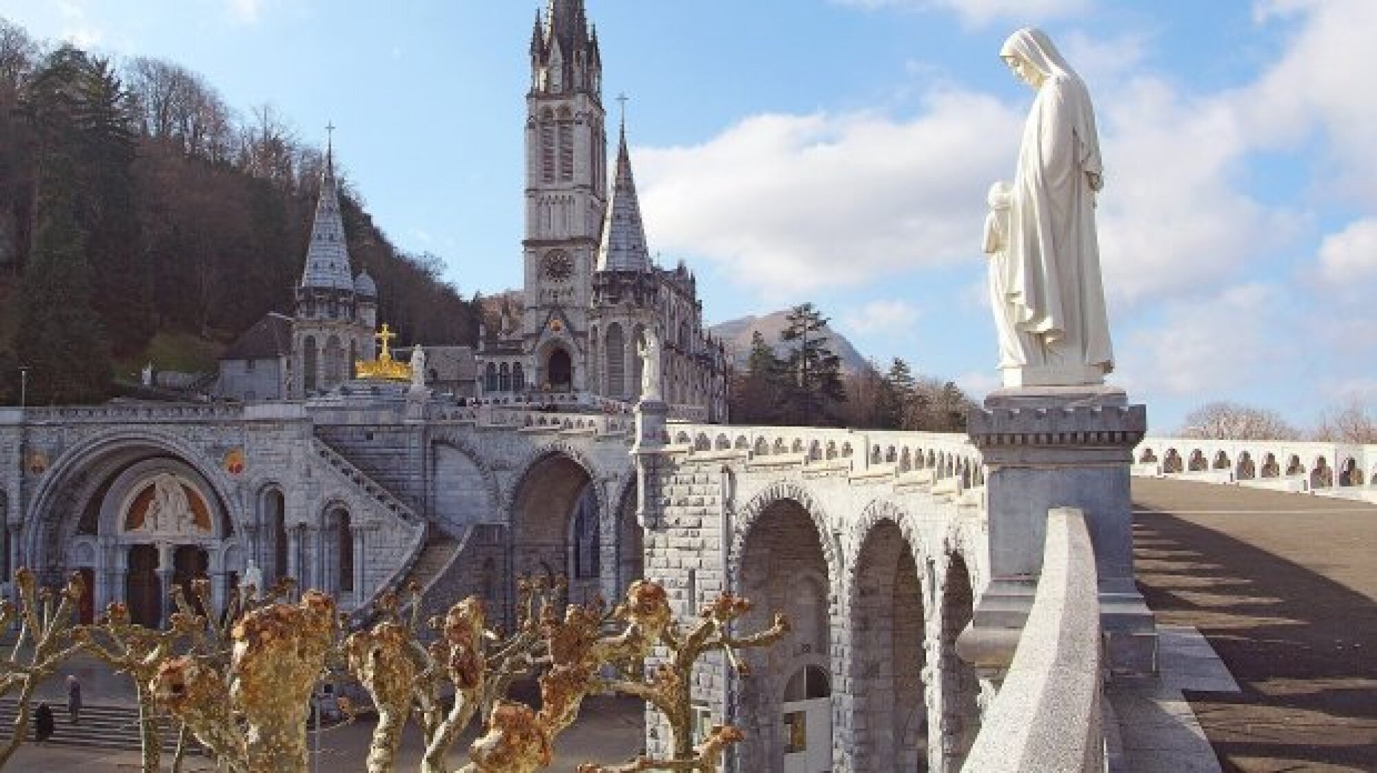 LOURDES