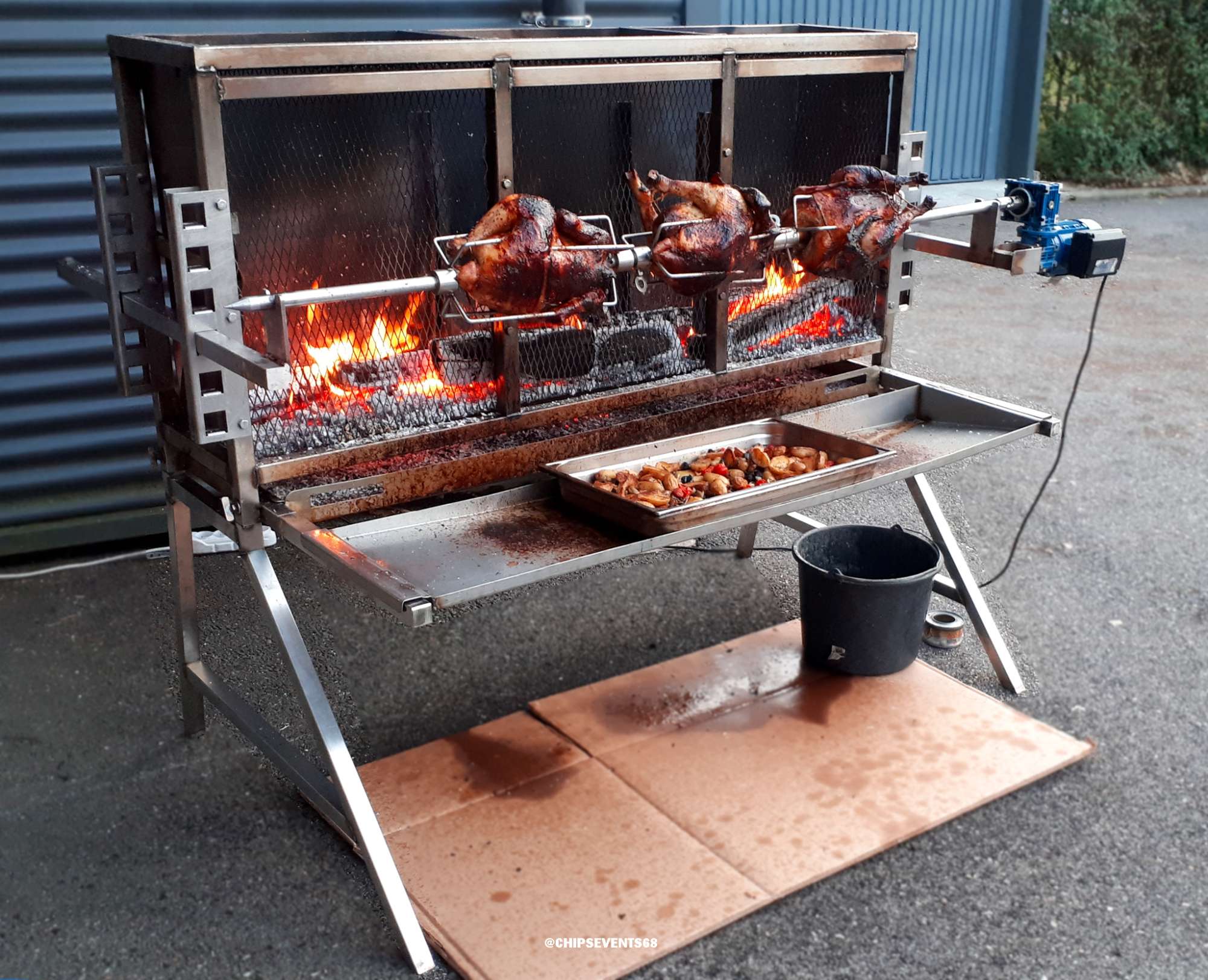 Tournebroche à foyer vertical à bois en location