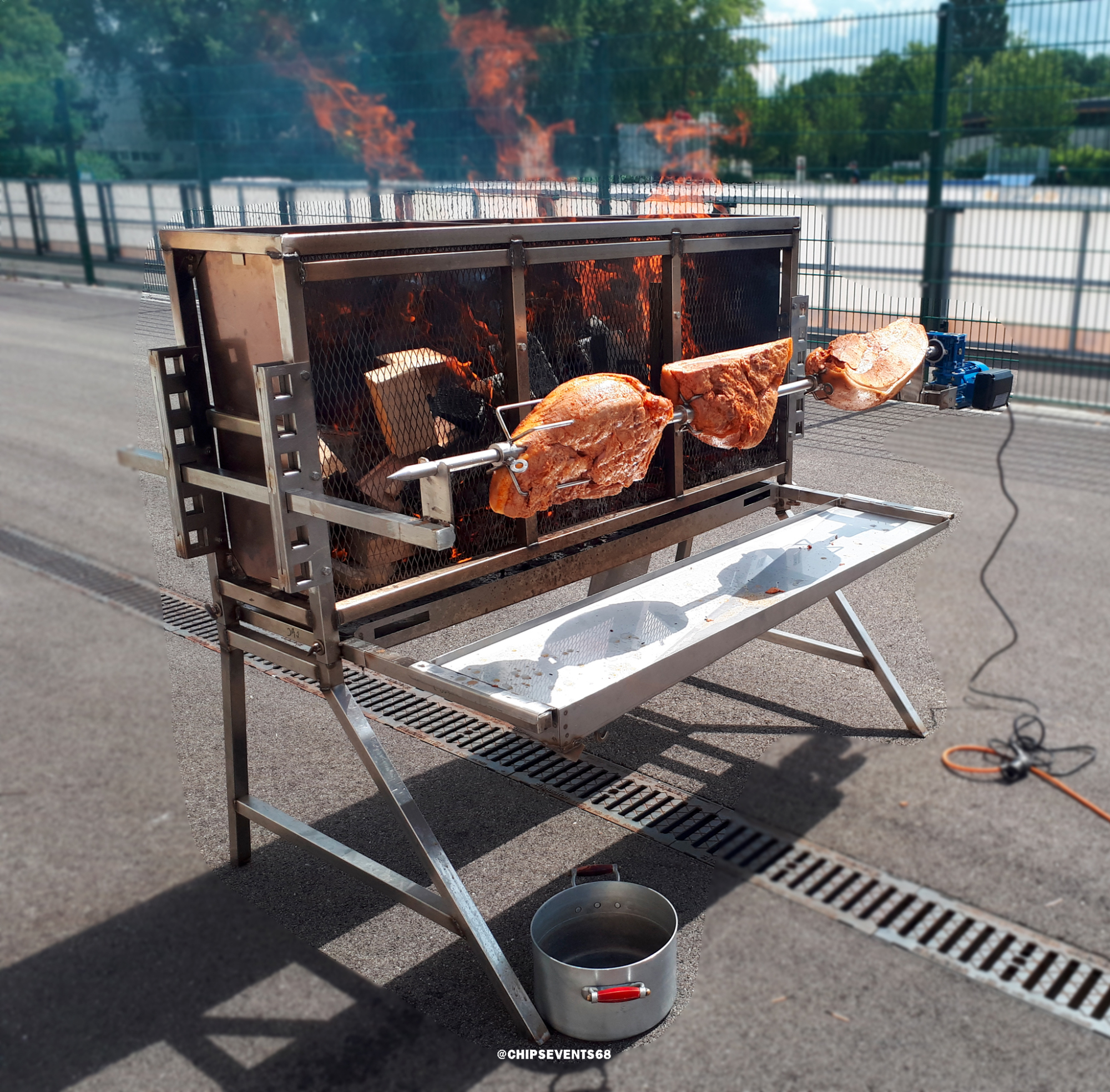 Tournebroche à foyer vertical à bois en location